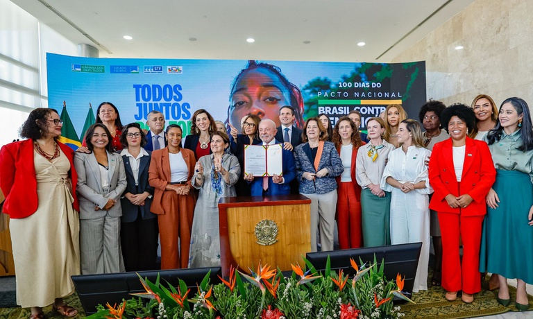 Governo brasileiro publica decretos que atualizam regras do Marco Civil da Internet e reforçam proteção no ambiente digital