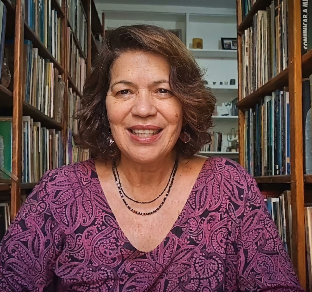Desinformação explora fé e crenças em disputas políticas, explica especialista